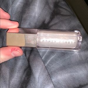 BNWOT FENTY DIAMOND MILK GLOSS BOMB